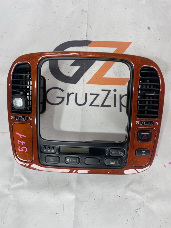 Консоль под магнитолу Toyota Land Cruiser Cygnus UZJ100W 2UZ-FE 2001 (б/у)