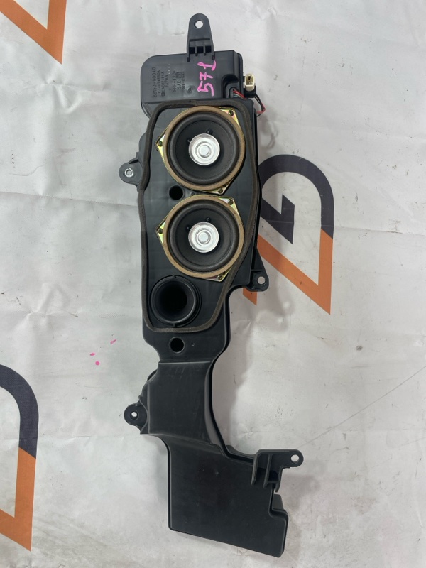 Саб-буфер Toyota Land Cruiser Cygnus UZJ100W 2UZ-FE 2001 (б/у)