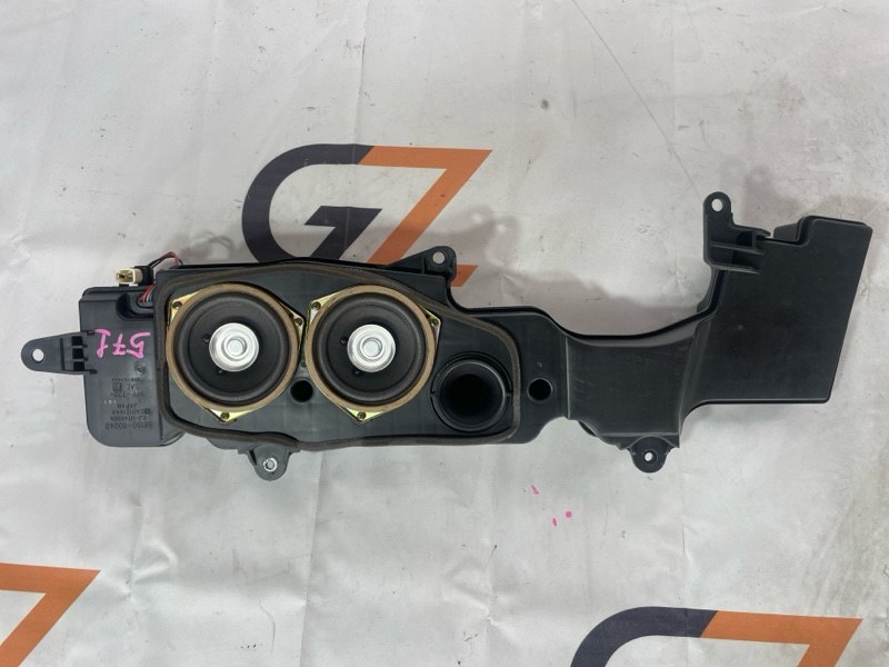 Саб-буфер Toyota Land Cruiser Cygnus UZJ100W 2UZ-FE 2001 (б/у)