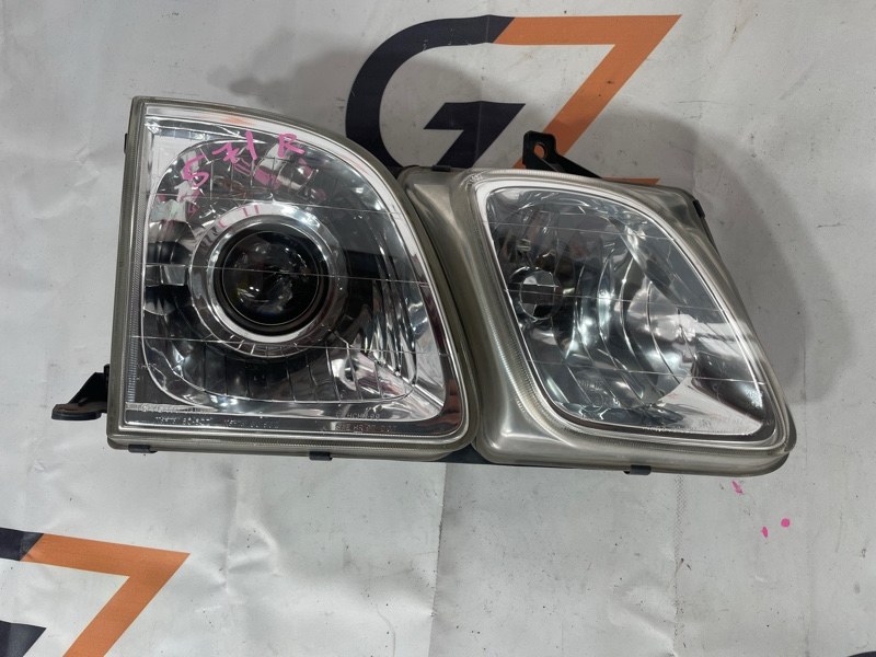 Фара Toyota Land Cruiser Cygnus UZJ100W 2UZ-FE 2001 правая (б/у)