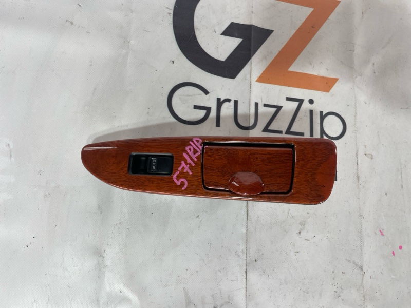 Кнопка стеклоподъемника Toyota Land Cruiser Cygnus UZJ100W 2UZ-FE 2001 задняя правая (б/у)