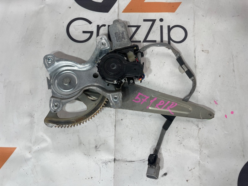 Мотор стеклоподъемника Toyota Land Cruiser Cygnus UZJ100W 2UZ-FE 2001 задний правый (б/у)