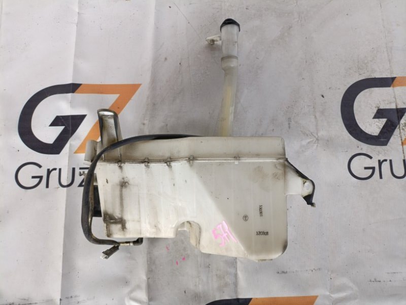 Бачок стеклоомывателя Toyota Land Cruiser Cygnus UZJ100W 2UZ-FE 2001 (б/у)