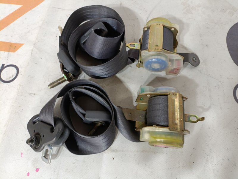 Ремень безопасности Toyota Land Cruiser HDJ81V 1HD-T 1993 (б/у)