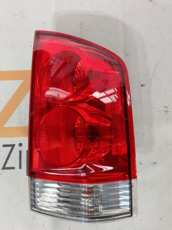 Стоп-сигнал Nissan Armada TA60 VK56DE 2004 правый (б/у)