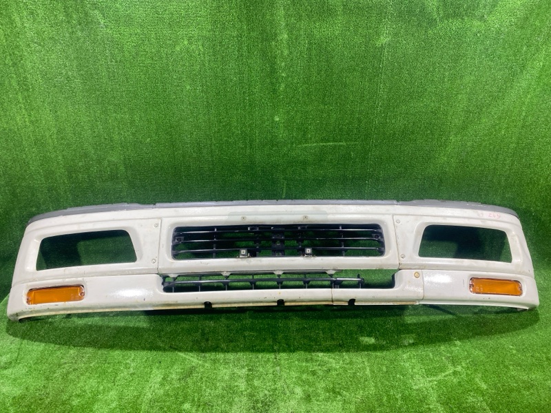 Бампер Isuzu Giga CYJ51W5 6WF1 2004 передний (б/у)