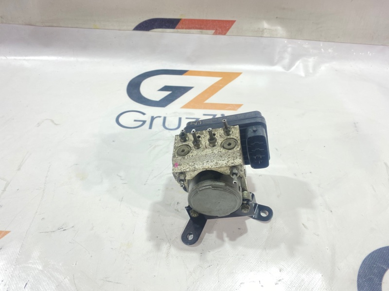 Блок abs Toyota Hilux Surf TRN215W 2TR-FE 2005 (б/у)