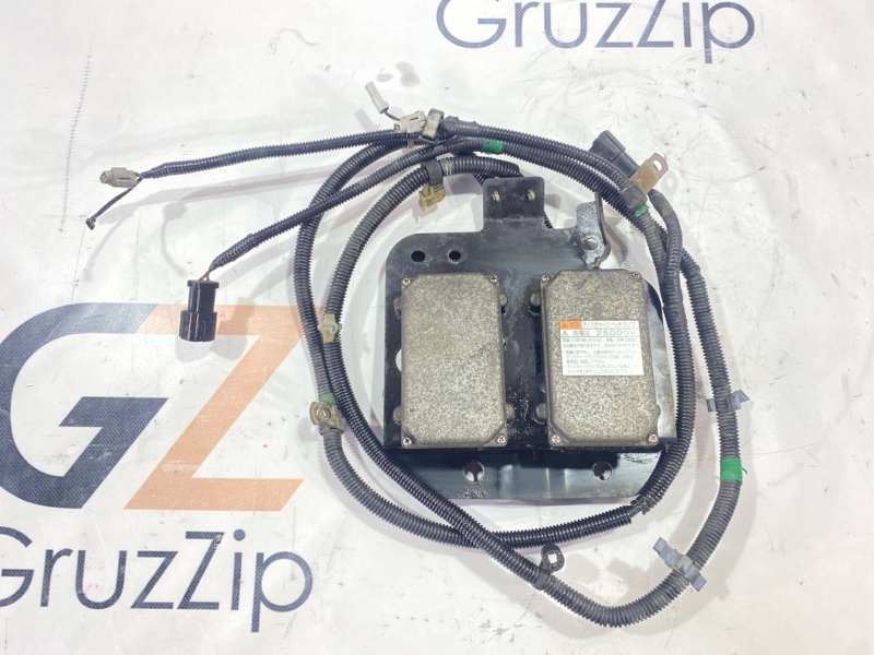 Блок ксенона Isuzu Forward FRR35 6HL1 2005 (б/у)