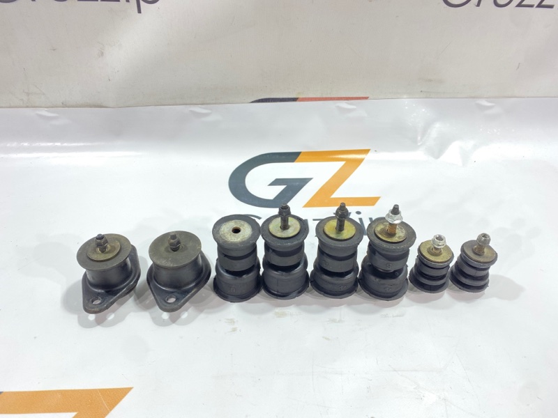 Подушка кузова Toyota Hilux Surf KZN130W 1KZ-TE 1994 (б/у)