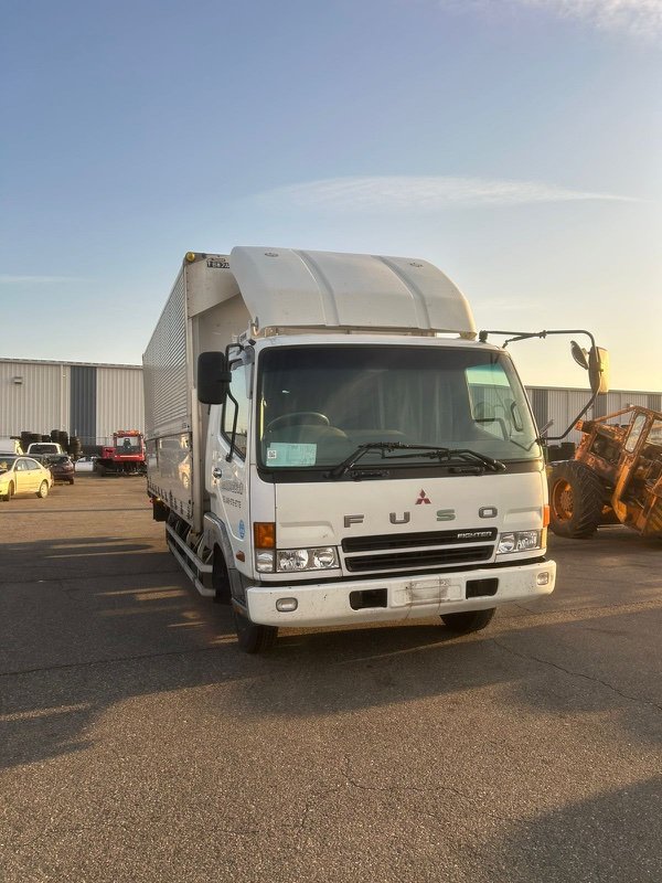 Кабина ( голая ). Mitsubishi Fuso Fighter FK61HK 6M61 2002 (б/у)