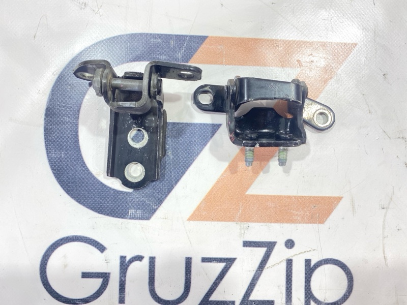 Петля двери Toyota Land Cruiser Cygnus UZJ100W 2UZ-FE 1999 задняя правая (б/у)