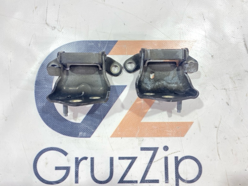 Петля багажника Toyota Land Cruiser Cygnus UZJ100W 2UZ-FE 1999 (б/у)