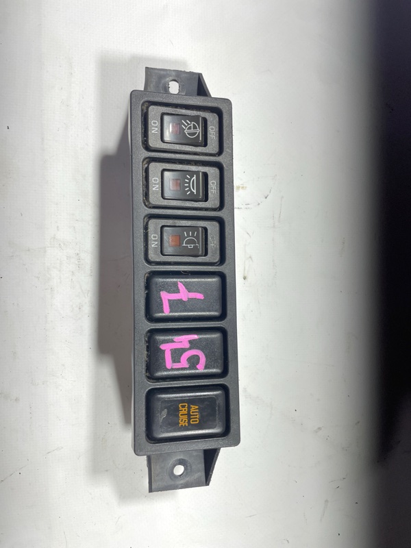 Кнопка Isuzu Giga CYJ51W5 6WF1 2004 (б/у)