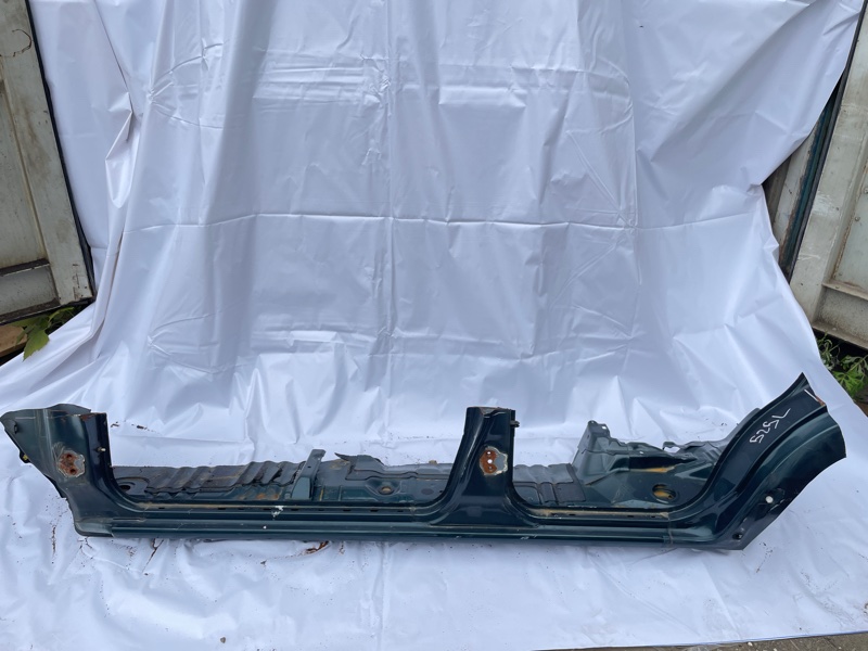 Порог Toyota Hilux Surf KZN130W 1KZ-TE 1994 левый (б/у)