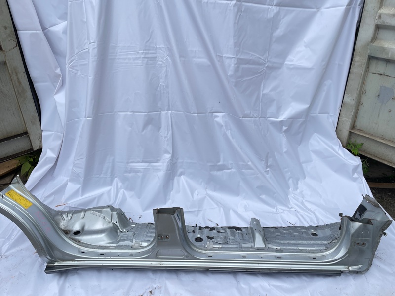 Порог кузовной Toyota Land Cruiser Prado VZJ120W 5VZ-FE 2004 правый (б/у)