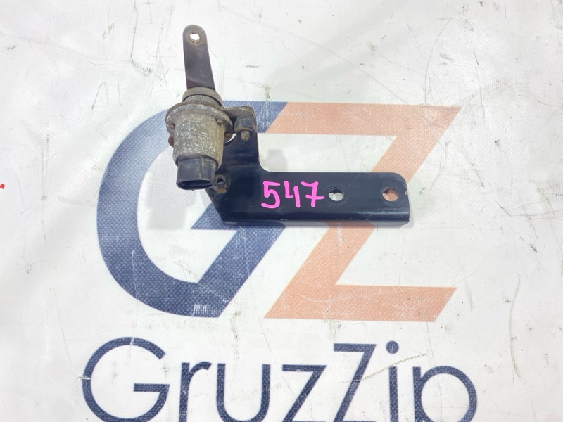 Кран высоты уровня пола Isuzu Giga CYJ51W5 6WF1 2004 (б/у)