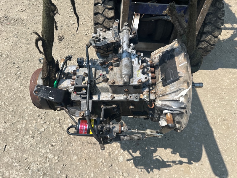МКПП в сборе Isuzu Forward FRR33 6HH1 1999 (б/у)