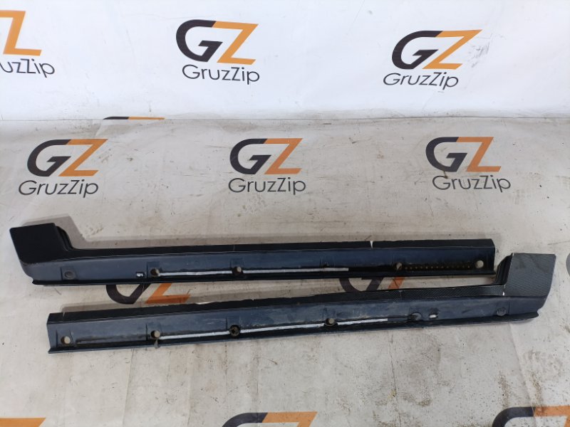 Накладка на порог Toyota FJ Cruiser GSJ15 1GR-FE 2008 (б/у)