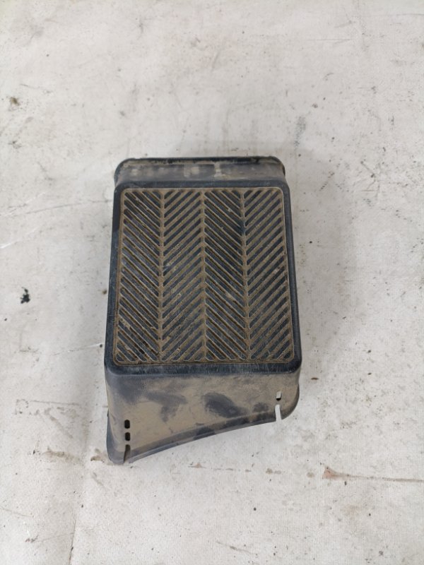 Подставка под ногу Toyota 4Runner UZN215L 2UZ-FE 2004 (б/у)