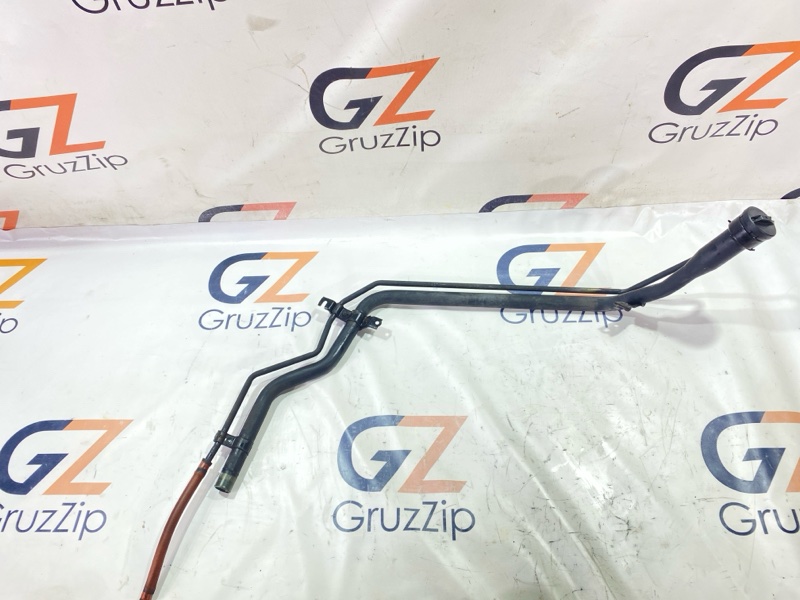 Горловина топливного бака Toyota Land Cruiser Cygnus UZJ100W 2UZ-FE 2001 (б/у)