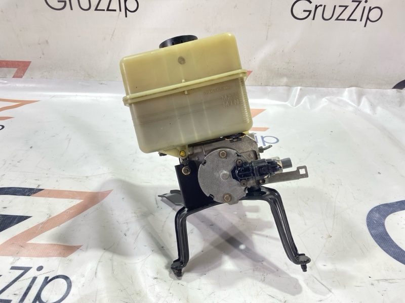 Насос гидроподвески Toyota Land Cruiser Cygnus UZJ100W 2UZ-FE 2001 (б/у)
