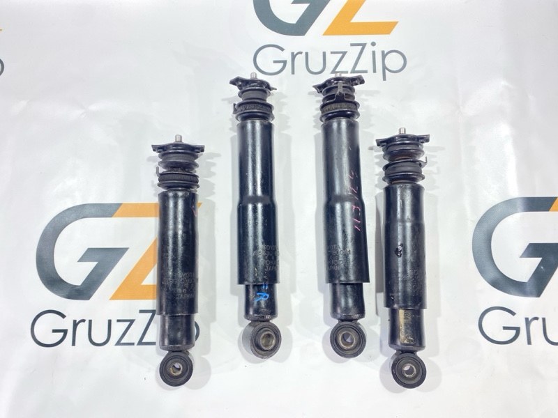 Амортизаторы ( комплект ) Toyota Land Cruiser Cygnus UZJ100W 2UZ-FE 2001 (б/у)