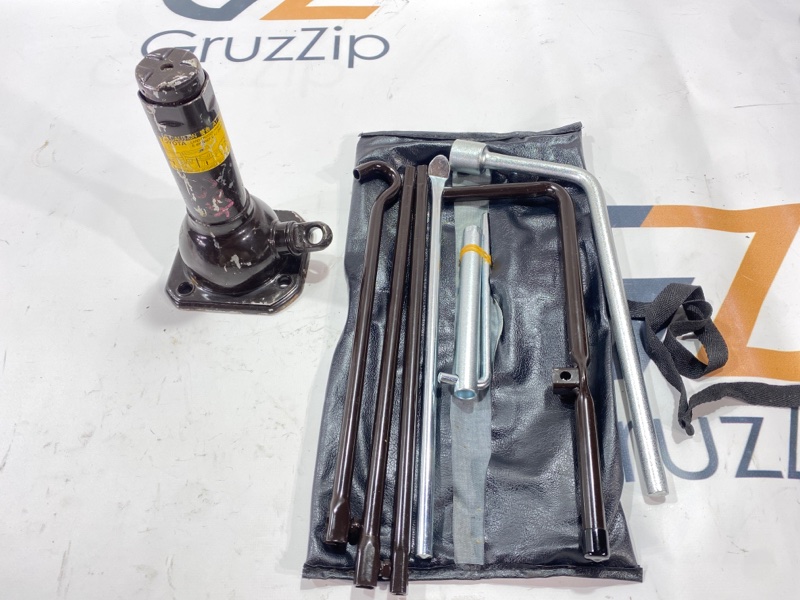 Поддомкратник Toyota FJ Cruiser GSJ15W 1GR-FE 2011 (б/у)