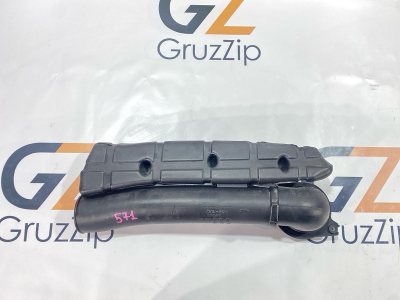 Патрубок воздушного фильтра Toyota Land Cruiser Cygnus UZJ100W 2UZ-FE 2001 (б/у)