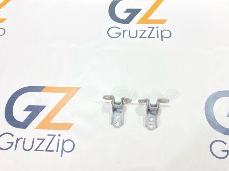 Петля двери Toyota Land Cruiser Cygnus UZJ100W 2UZ-FE 2001 передняя правая (б/у)