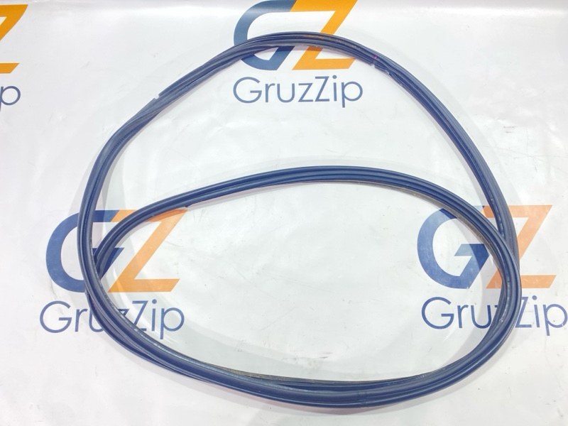 Уплотнитель двери багажника Toyota Land Cruiser UZJ100W 2UZ-FE 2004 (б/у)