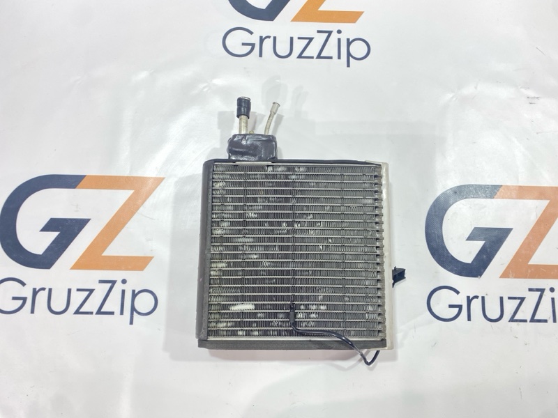 Радиатор кондиционера Toyota Land Cruiser UZJ100W 2UZ-FE 2004 (б/у)