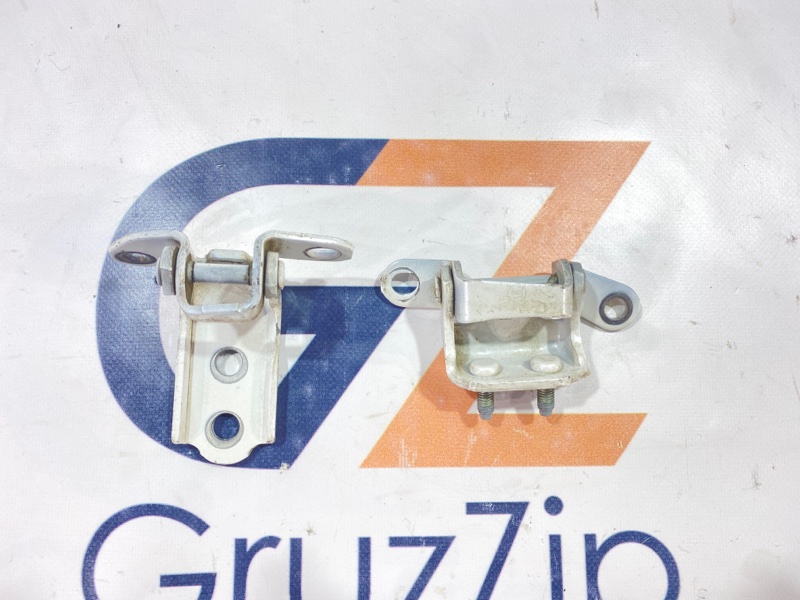 Петля двери Toyota Land Cruiser UZJ100W 2UZ-FE 2004 задняя правая (б/у)