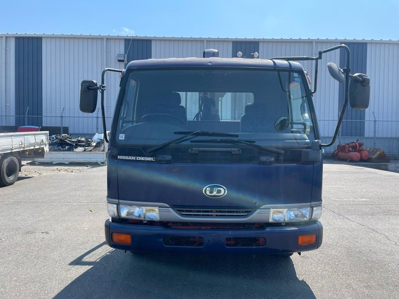Кабина ( голая ). Nissan Diesel Condor MK210 FE6 1999 (б/у)