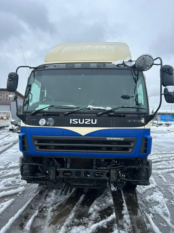 Кабина ( голая ). Isuzu Giga CYJ51W3Z 6WF1 2000 (б/у)