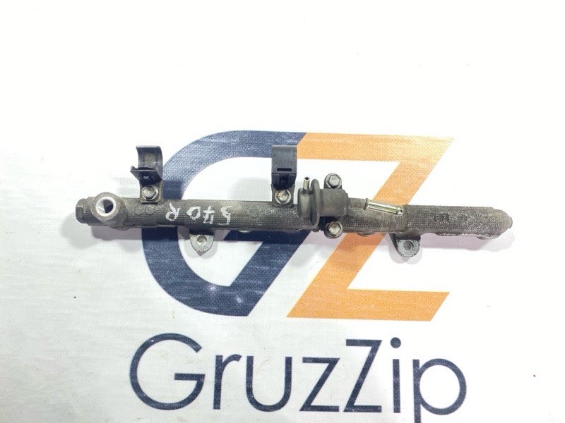 Топливная рейка Toyota Land Cruiser UZJ100W 2UZ-FE 2004 правая (б/у)