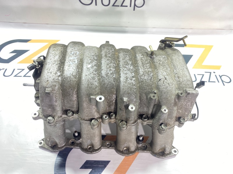 Коллектор впускной Toyota Land Cruiser Cygnus UZJ100W 2UZ-FE 2000 (б/у)