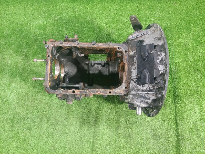 Корпус МКПП Isuzu Forward FRR33 6HH1 1998 (б/у)