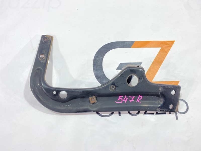 Крепление подножки Isuzu Giga CYJ51W5 6WF1 2004 правое (б/у)