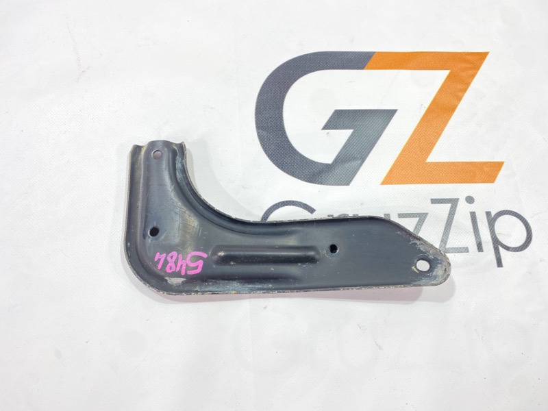 Крепление подножки Isuzu Forward Juston NRR32 6HE1 1995 левое (б/у)