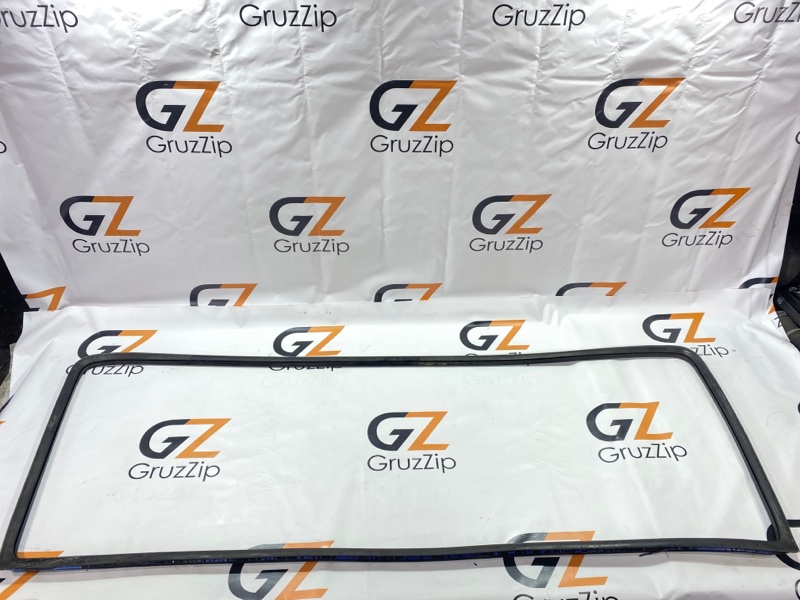 Уплотнитель лобового стекла. Isuzu Giga CYJ77 6UZ1 2000 (б/у)