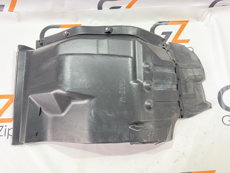 Подкрылок Mitsubishi Fuso Fighter FK71R 4M50T 2006 передний (б/у)