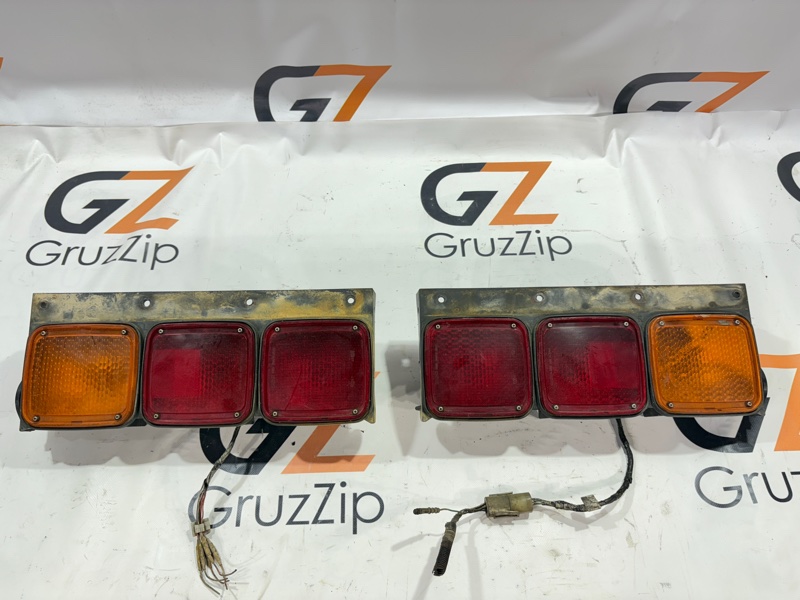 Стоп-сигнал Isuzu Giga CXZ81K1 10PE1 1995 (б/у)