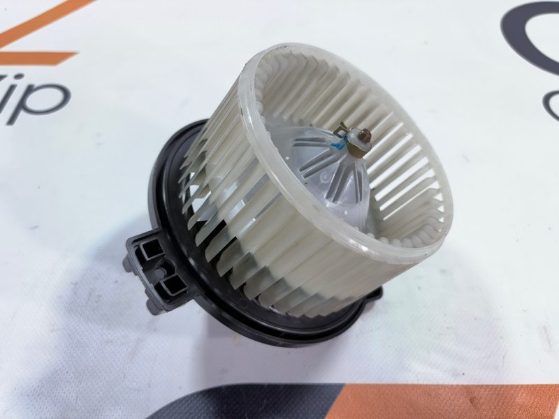 Мотор печки Toyota Land Cruiser Cygnus UZJ100W 2UZ-FE 2001 (б/у)