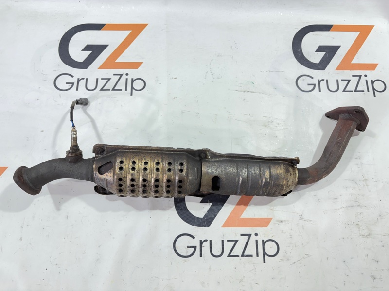 Катализатор Toyota Land Cruiser Cygnus UZJ100W 2UZ-FE 2002 правый (б/у)