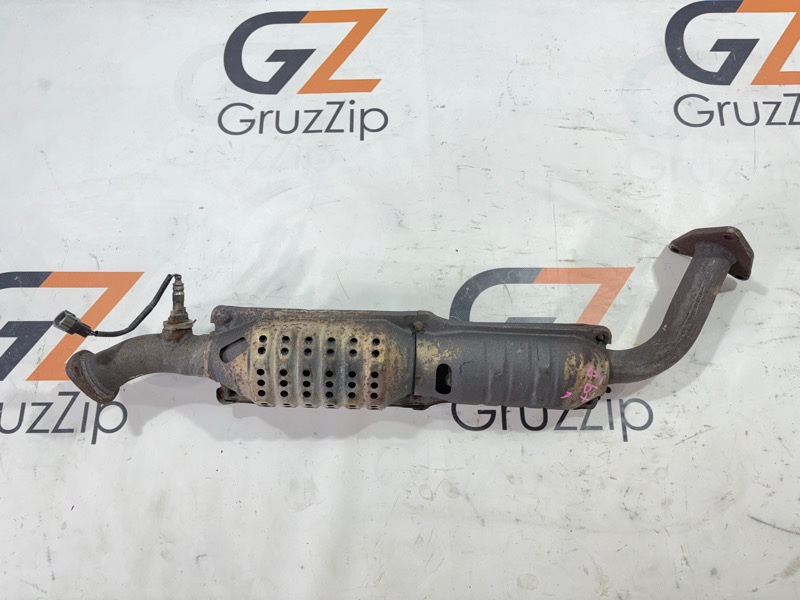 Катализатор Toyota Land Cruiser Cygnus UZJ100W 2UZ-FE 2002 левый (б/у)