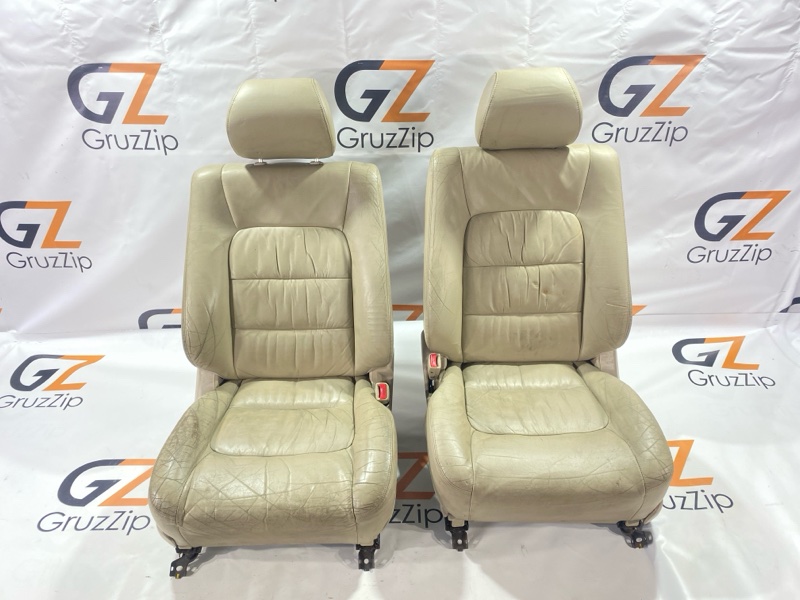Комплект сидений Toyota Land Cruiser UZJ100W 2UZ-FE 2004 передний (б/у)