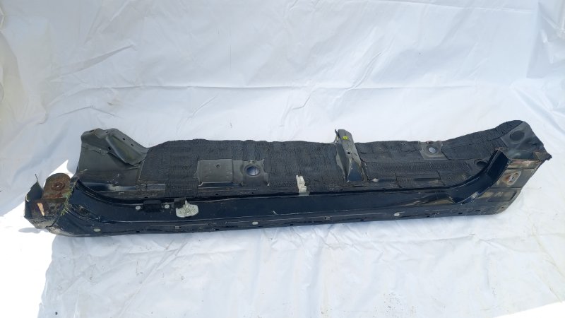 Порог кузовной Toyota FJ Cruiser GSJ15 1GR-FE 2008 правый (б/у)