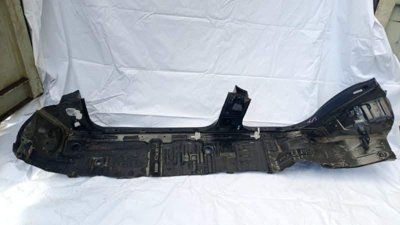 Порог кузовной Toyota 4Runner UZN215L 2UZ-FE 2004 правый (б/у)