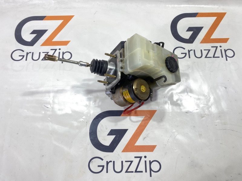Главный тормозной цилиндр Toyota 4Runner UZN215L 2UZ-FE 2004 (б/у)