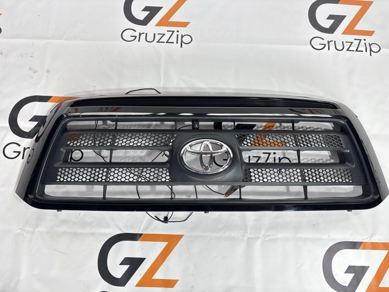 Решетка радиатора Toyota Tundra USK56L 3UR-FE 2007 (б/у)